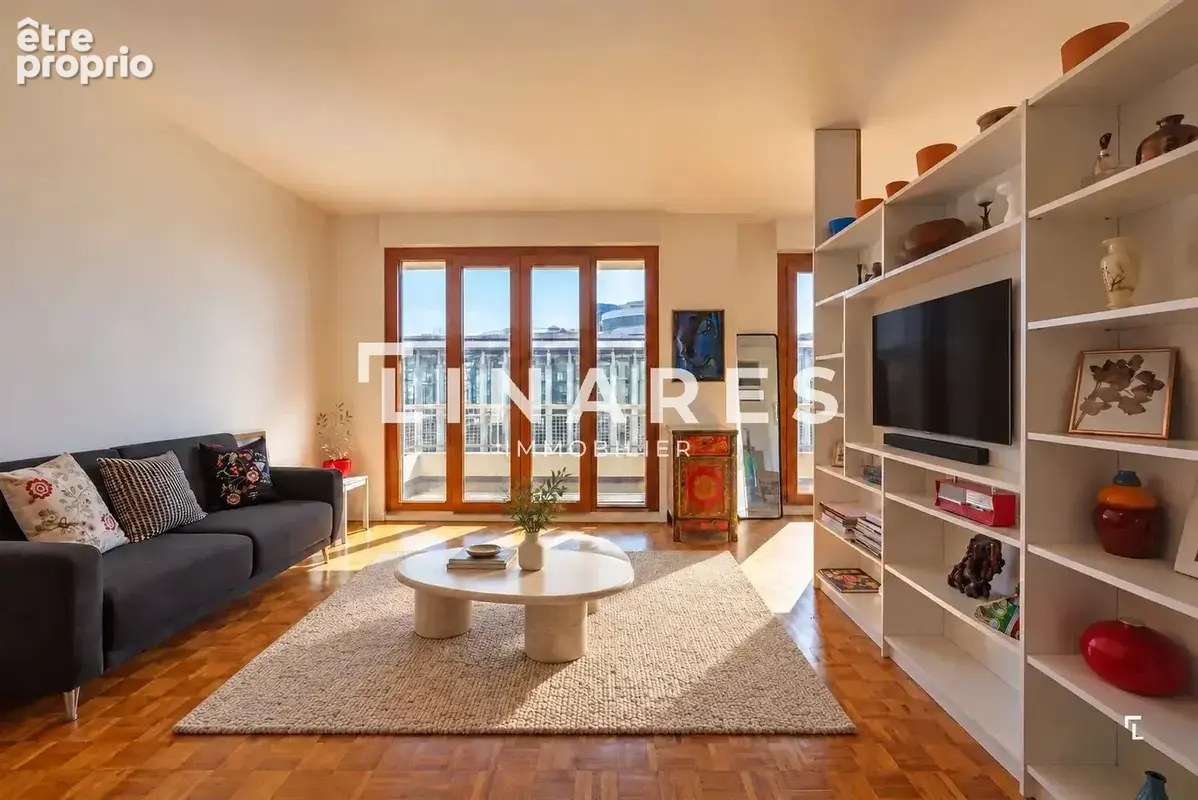 Appartement à MARSEILLE-1E