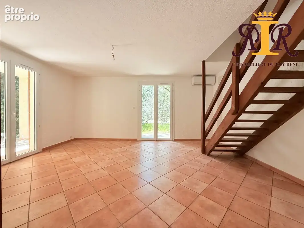 Maison 5 pièces 110 m² à vendre à Grambois (84240) - photo 3