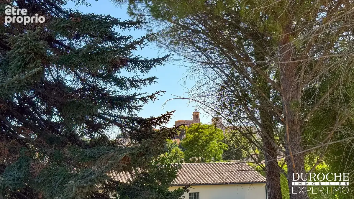 TRESQUES, 20mn d'UZES, maison comprenant deux logements indépendants avec garage sur parcelle de 1444m2 - photo 2