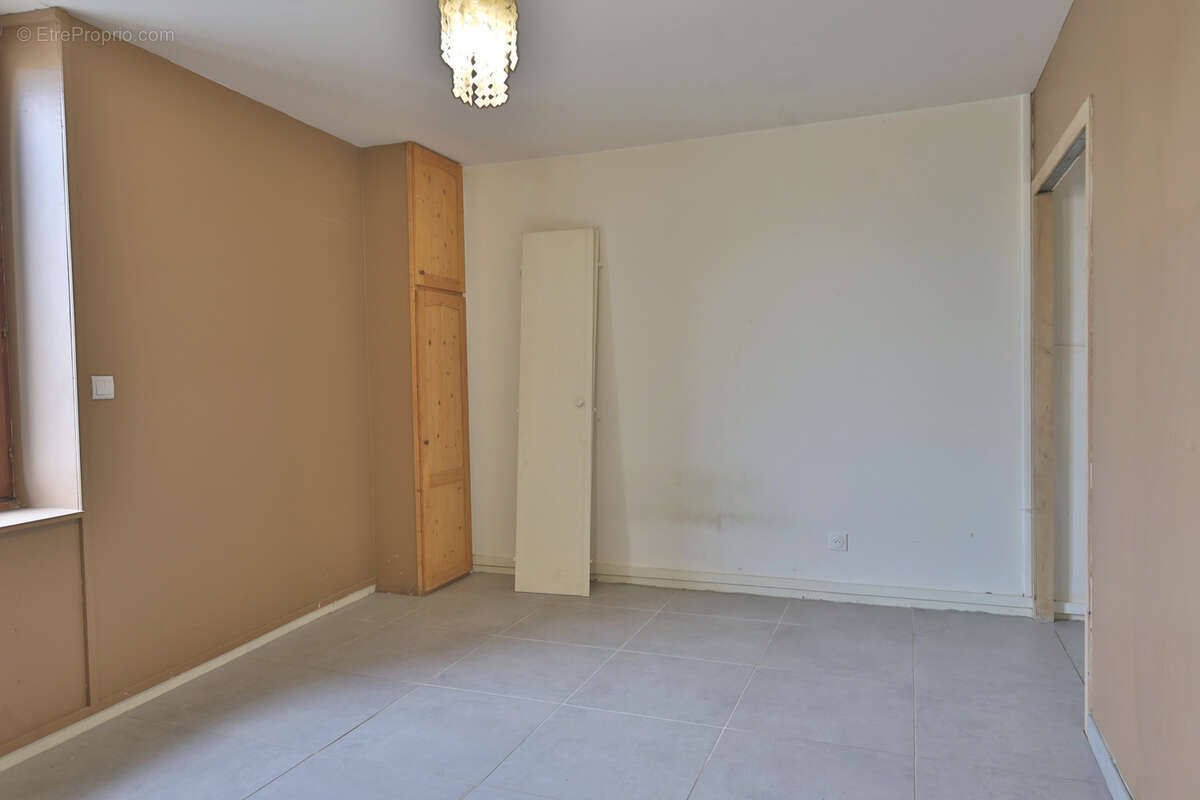 Appartement à SAINT-GEORGES-D'ESPERANCHE