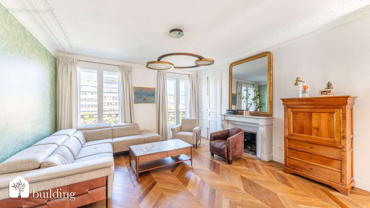 Appartement à NEUILLY-SUR-SEINE