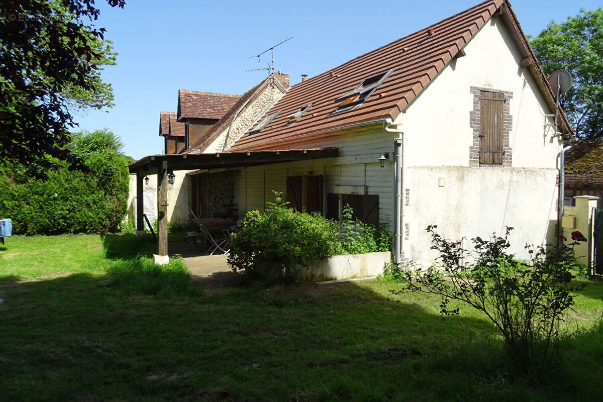 Maison à BROU