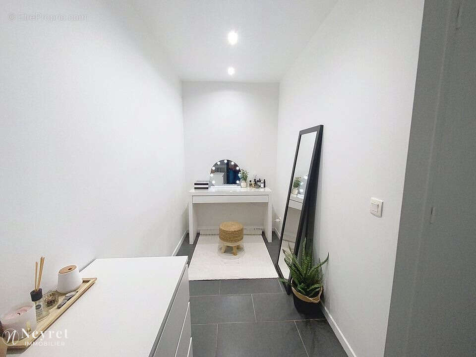 Spécial investisseur - Appartement T1 clé en main - LYON 8ème - photo 5