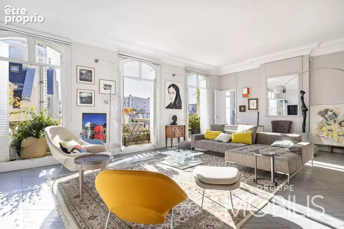 Appartement à PARIS-16E