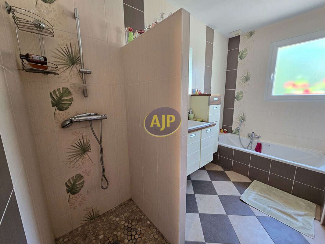 Maison à GUEMENE-PENFAO