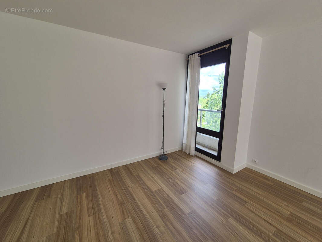 Appartement à JOUY-EN-JOSAS