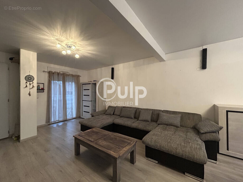 Maison à OSTRICOURT