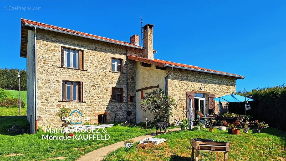 Maison à SAINT-GERVAIS-SOUS-MEYMONT