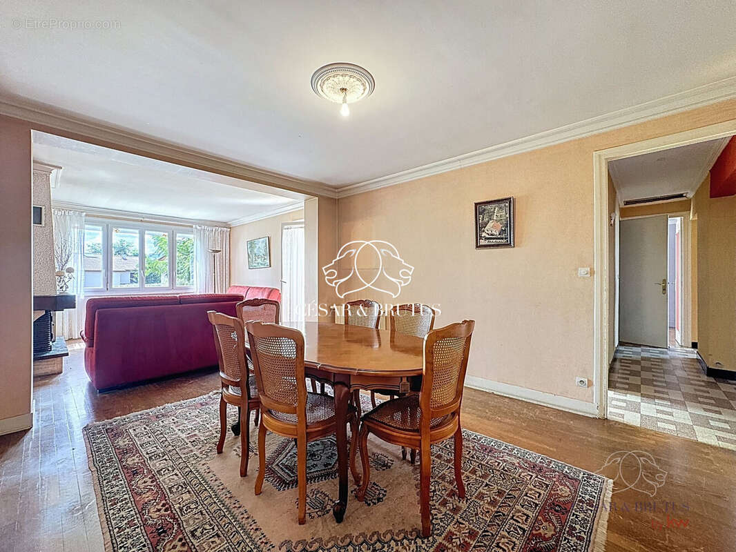 Maison à CHAZAY-D&#039;AZERGUES