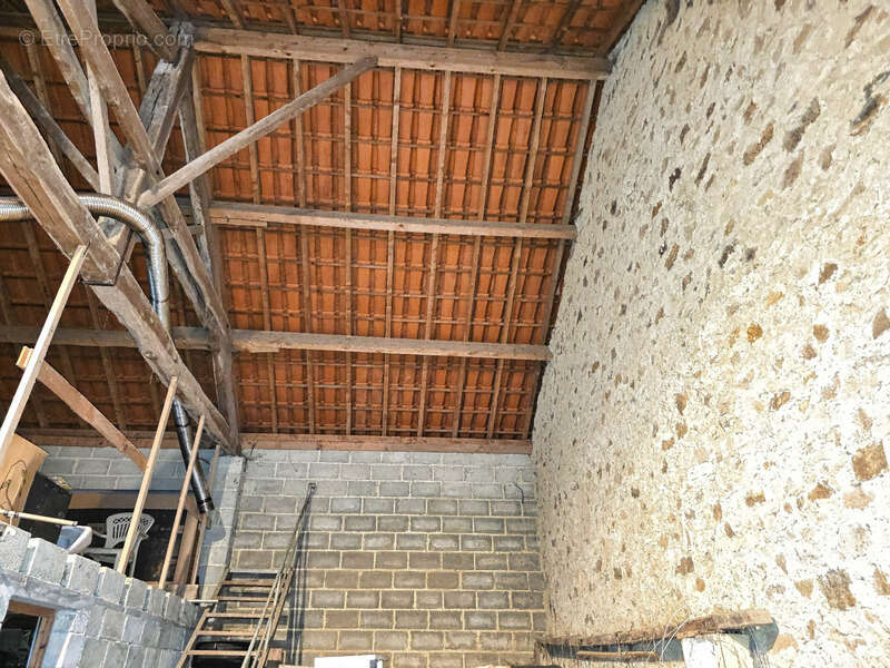 Maison à SAINT-LAURENT-SUR-GORRE