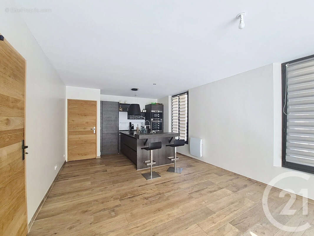 Appartement à BRIE-COMTE-ROBERT