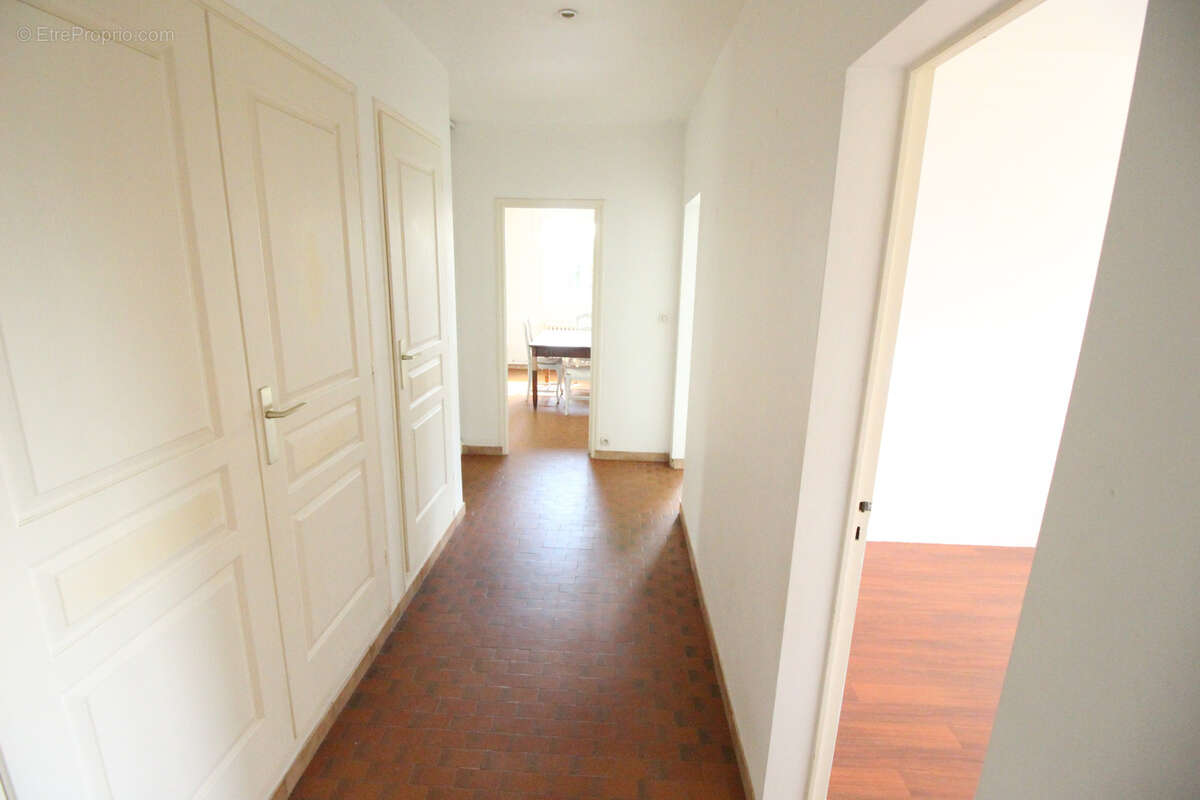 Appartement à MONNAIE