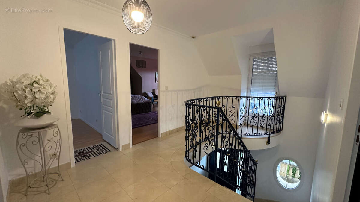 Maison 171m² à jaux - photo 8