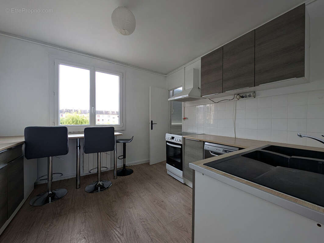 Appartement à LE MESNIL-LE-ROI
