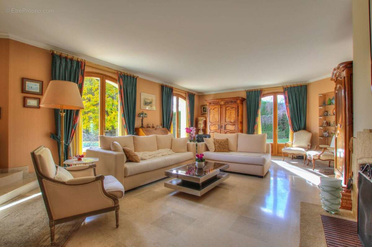 Maison à DIVONNE-LES-BAINS