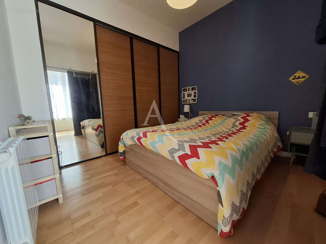 Appartement à CHARENTON-LE-PONT