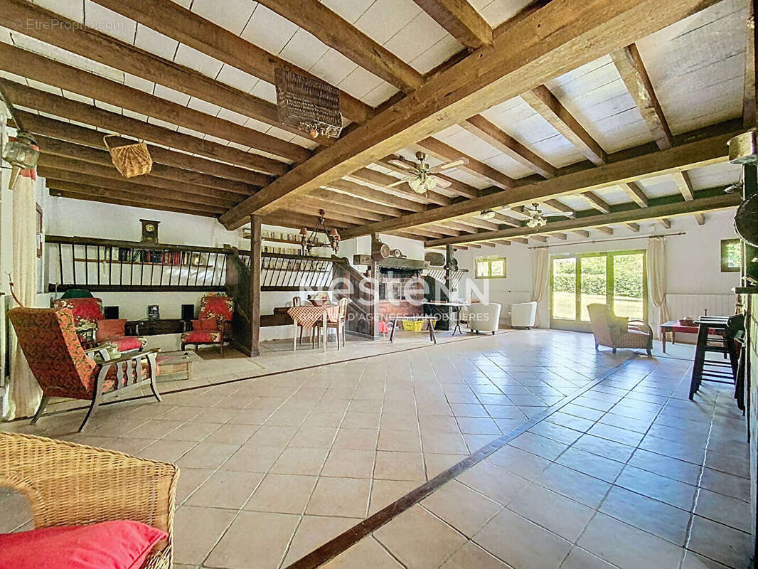 Maison à SEISSAN