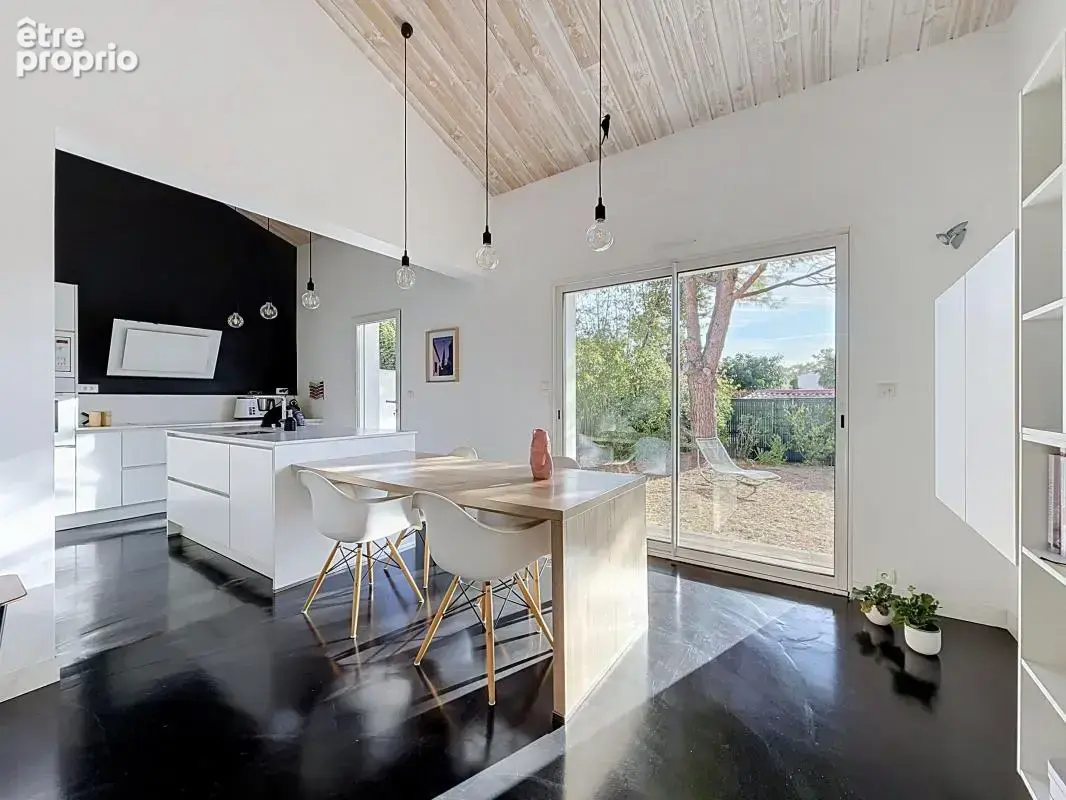 Maison À Vendre - Maison de caractère 172 m² – Cadre privilégié à proximité du canal de Rompsay - photo 2