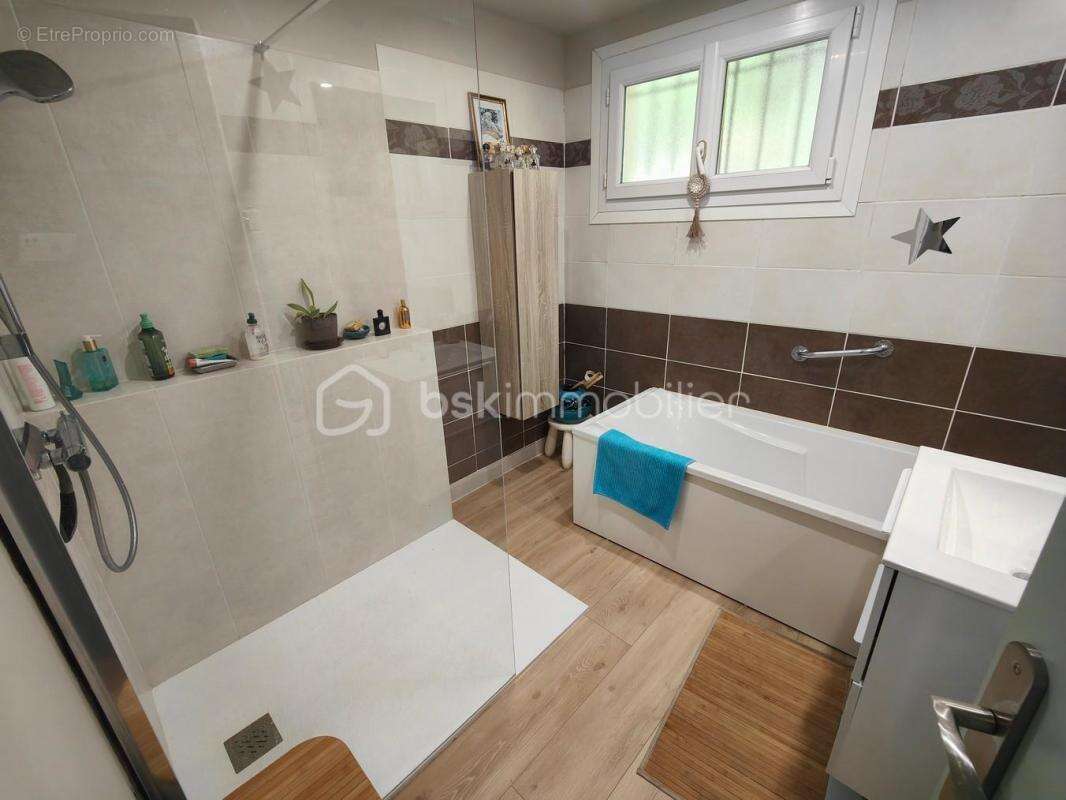 Maison à LAMALOU-LES-BAINS