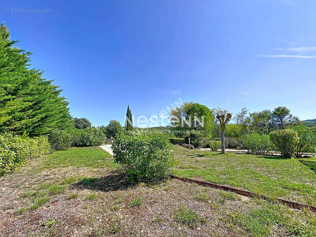 Maison à LE PUY-SAINTE-REPARADE