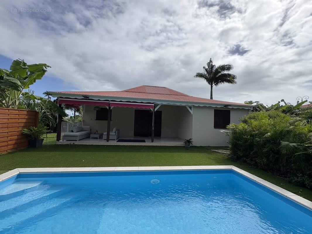 Maison à SAINTE-ROSE