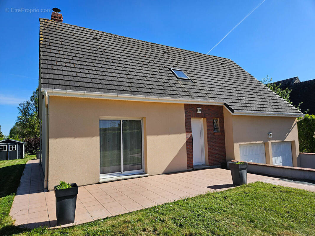 Maison à LA NEUVILLE-CHANT-D'OISEL
