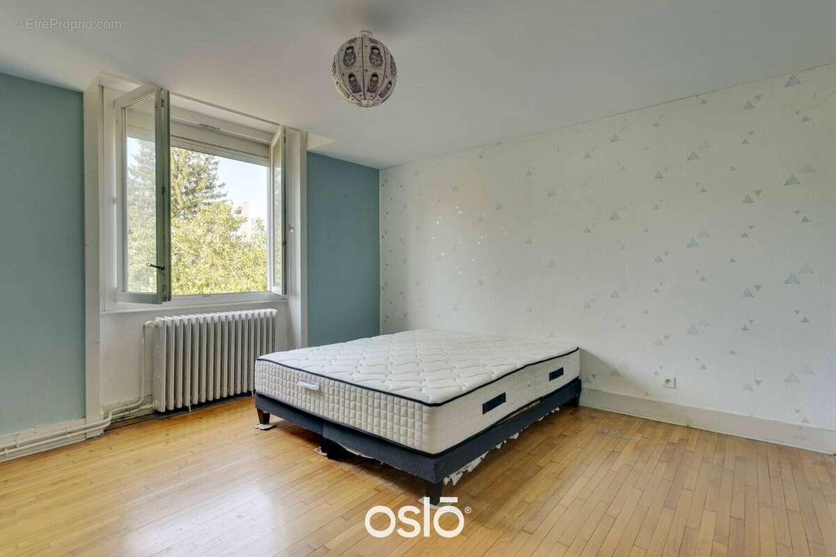 Maison 167 m² à Roche-Lez-Beaupre  - photo 7