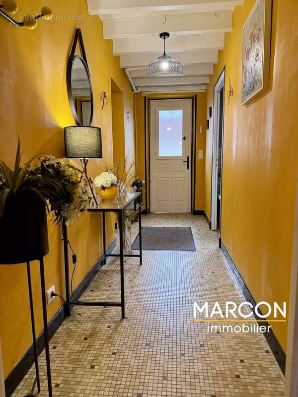 Maison à LE BOURG-D'HEM