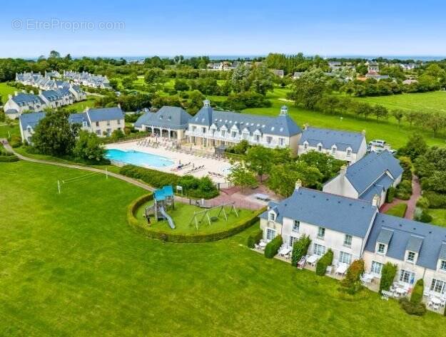 Appartement à PORT-EN-BESSIN-HUPPAIN