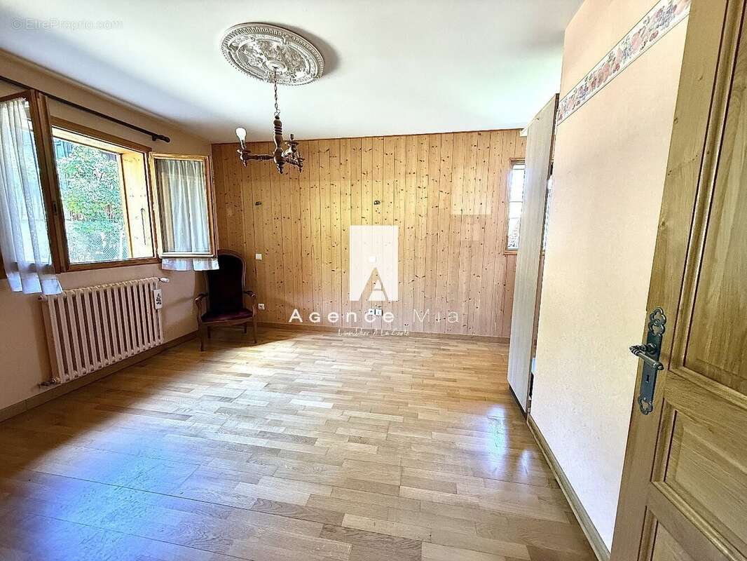 LULLIN CENTRE  Chalet rare à la vente - photo 14
