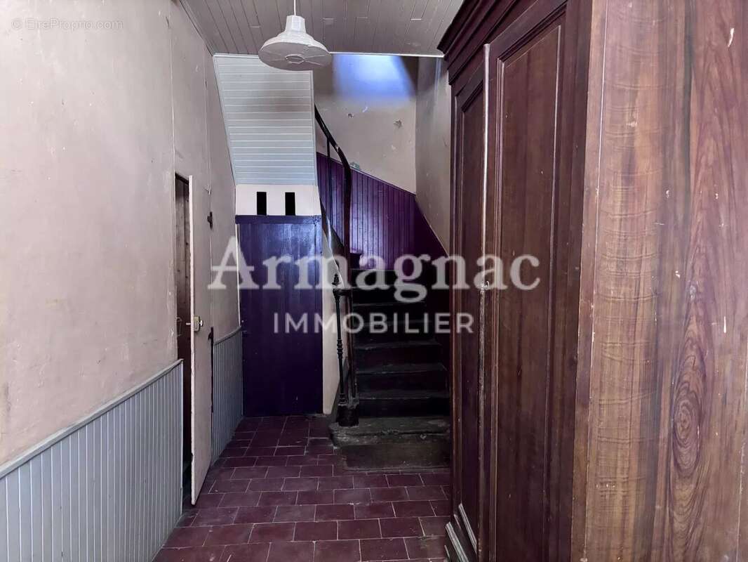 Maison à VIC-FEZENSAC