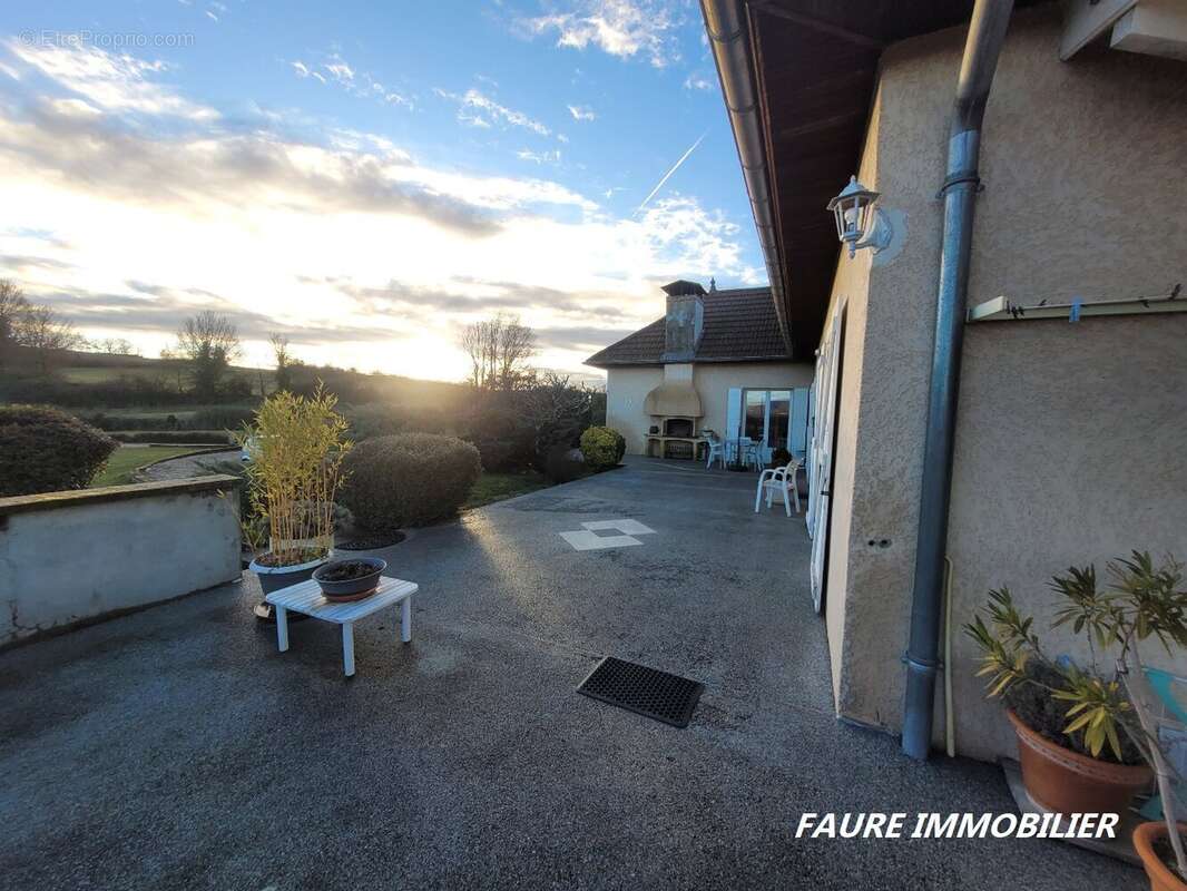 Maison à MONTALIEU-VERCIEU