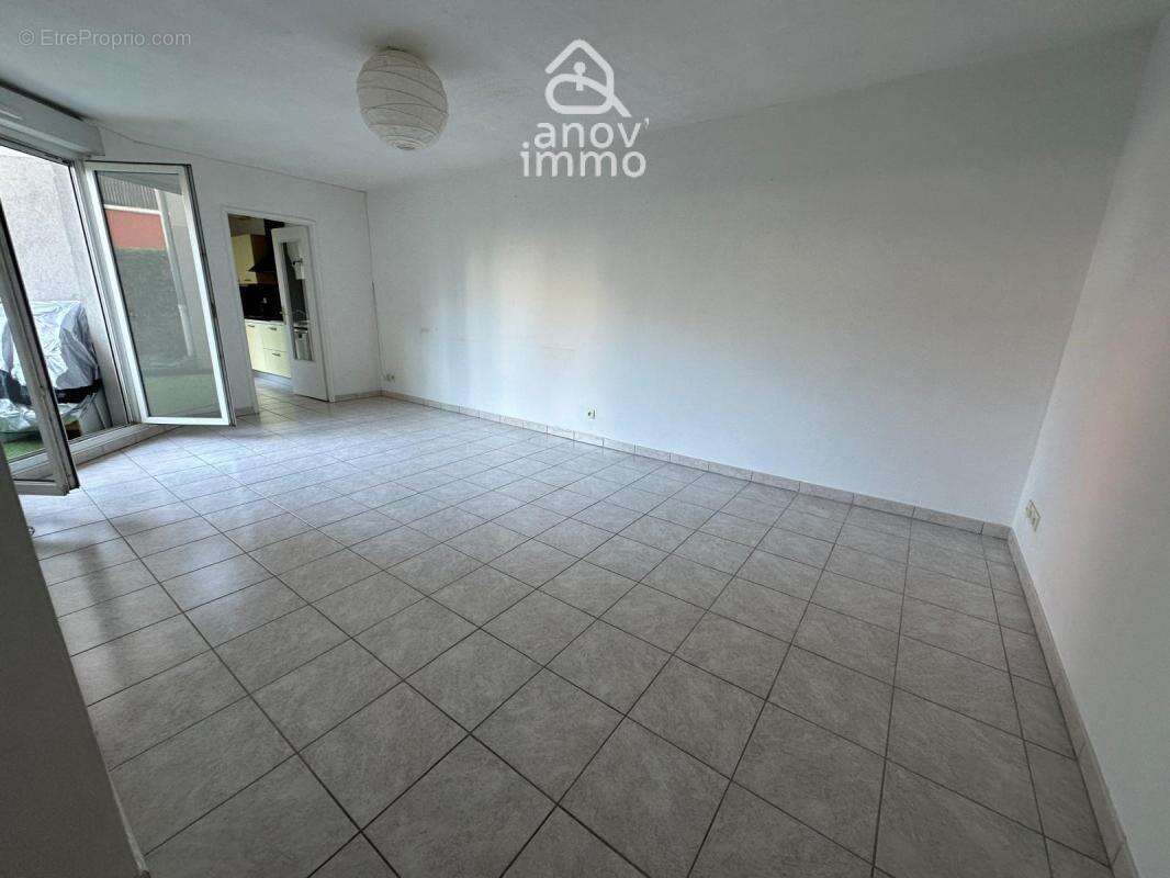 Appartement à MEYZIEU