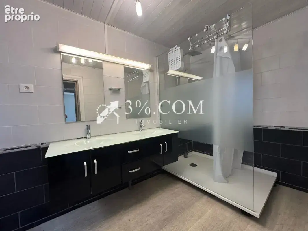 3%COM Grand Duplex de 160m2 avec 5 chambres et un garage - photo 5