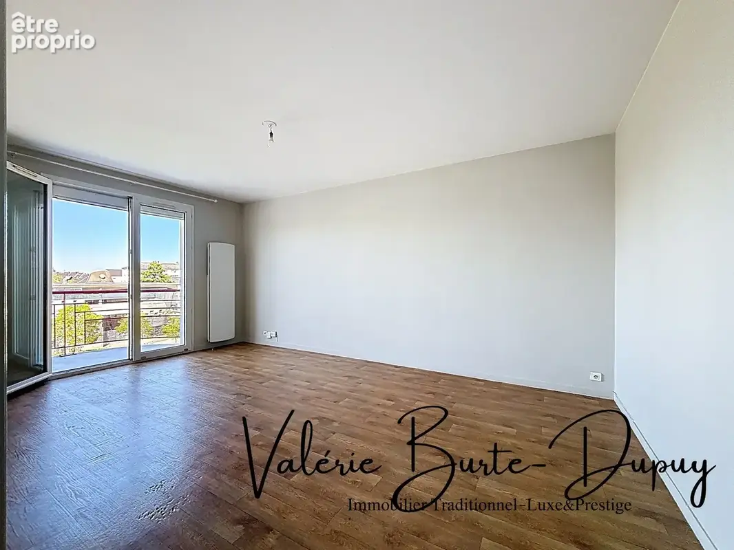 Orléans Saint-Marceau Lycée St Charles Appartement à vendre T2 45m2 avec Terrasse plein vue dégagée et parking extérieur - photo 3