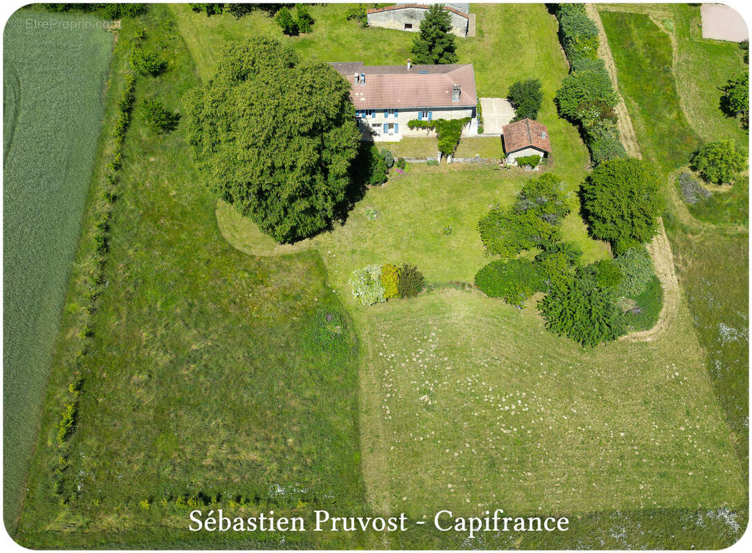 Champagnac de Belair (24), Dordogne, Maison en pierre à vendre, 211 m², 6 Pièces, Terrain 4 332 m², 5 chambres, Gîte, Atelier - photo 29