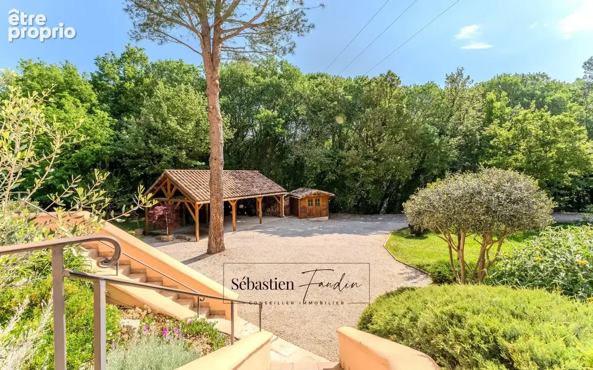 Domaine à vendre à Rousset à 15 minutes d'Aix-en-Provence - 8 000 m² - plusieurs logements - 262 m² habitables - calme absolu -  - photo 21