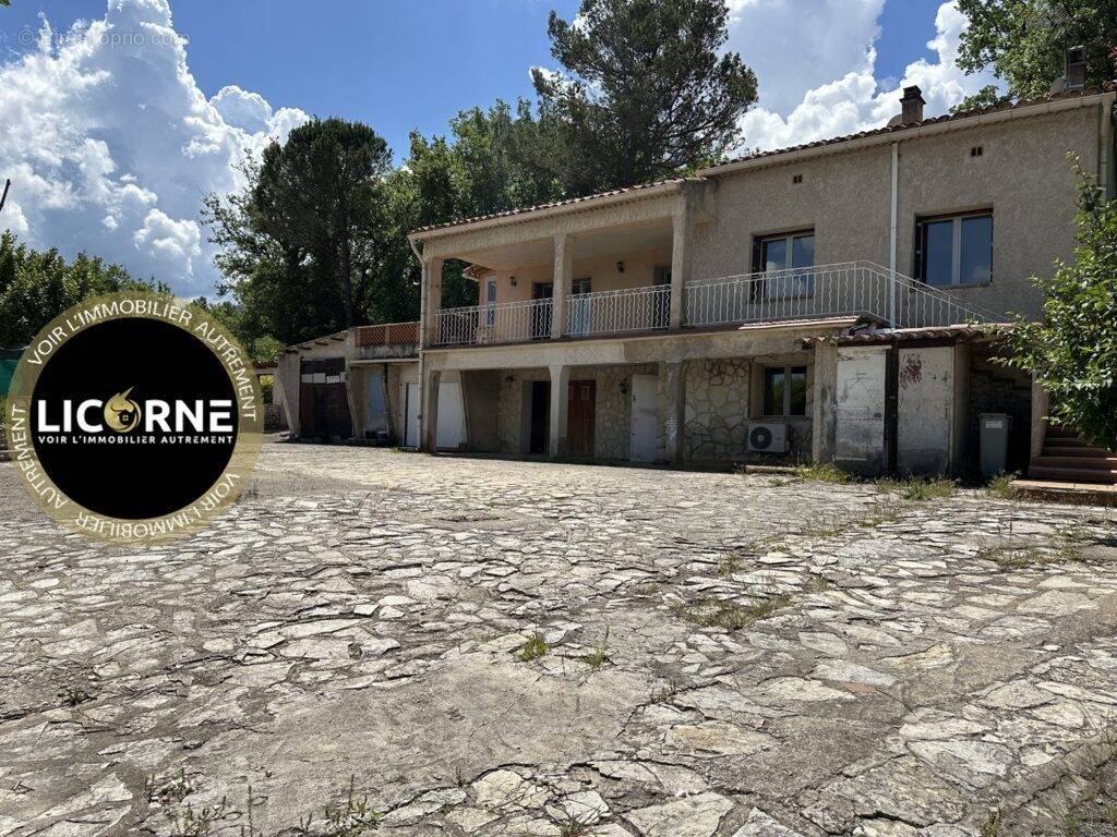 Maison à LE PUY-SAINTE-REPARADE
