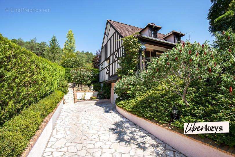 Maison à EZY-SUR-EURE