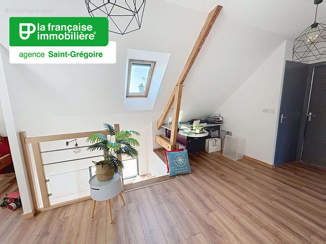 Maison à MONTGERMONT