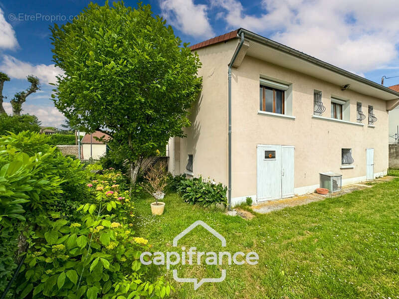 Maison à ROUSSILLON