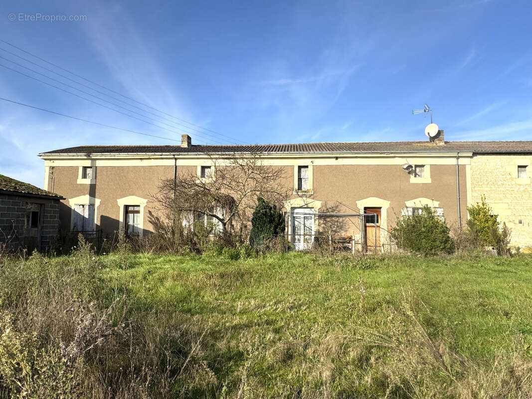 Maison à SAINT-CYR-LA-LANDE