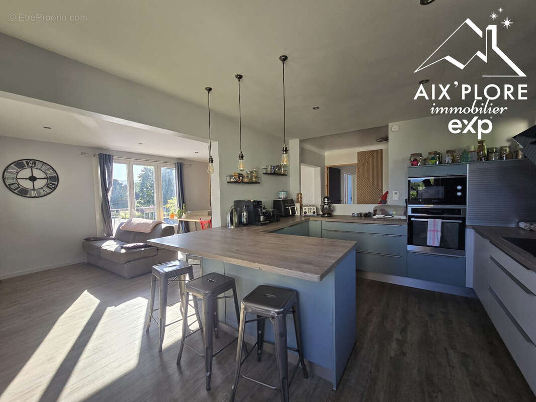 Maison 153 m² à Challes-Les-Eaux  - photo 5