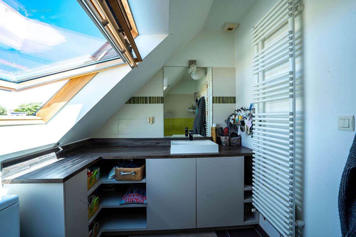 EXCLUSIVITÉ AGENCE DU QUAI - Contemporaine 5 pièce(s) 126.34 m2 sur plus de 630 m² de terrain - photo 11