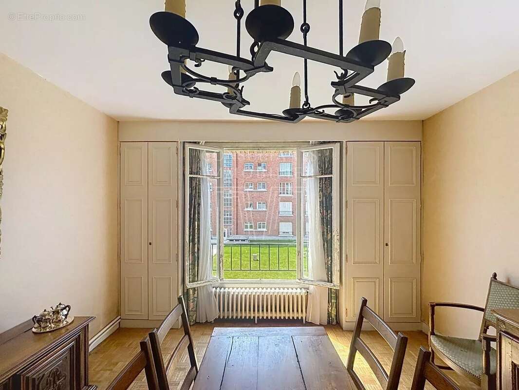 Appartement à NEUILLY-SUR-SEINE