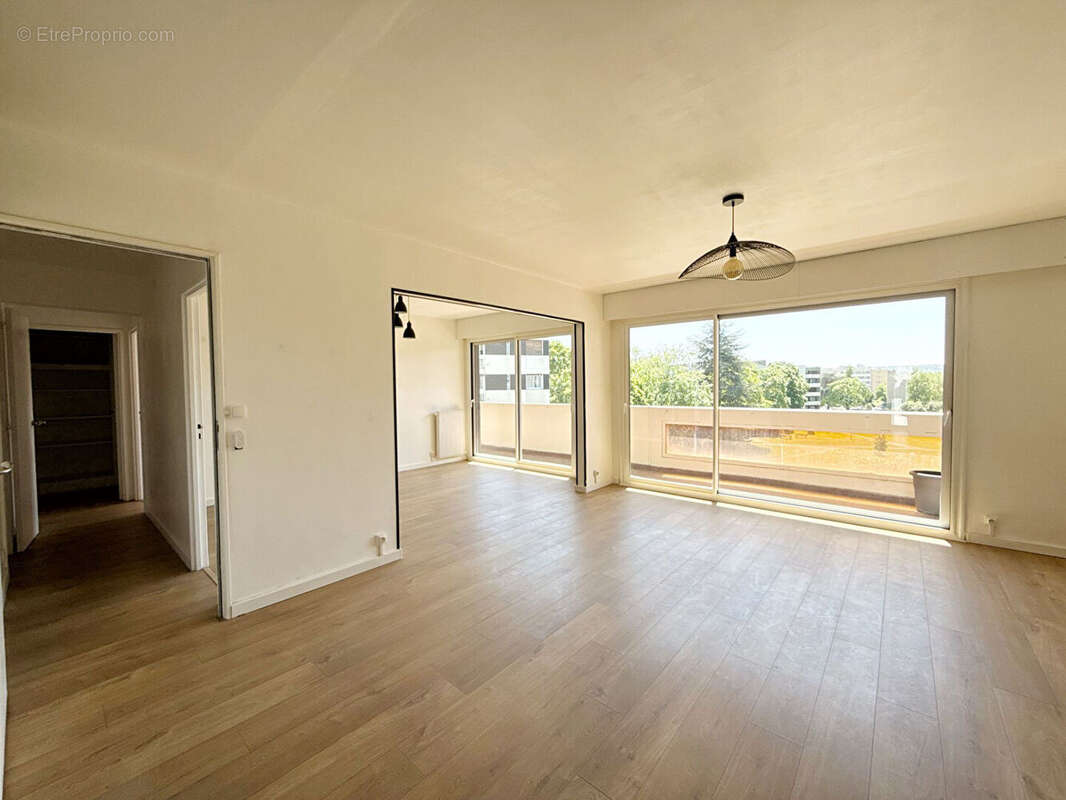 Appartement à NANTERRE