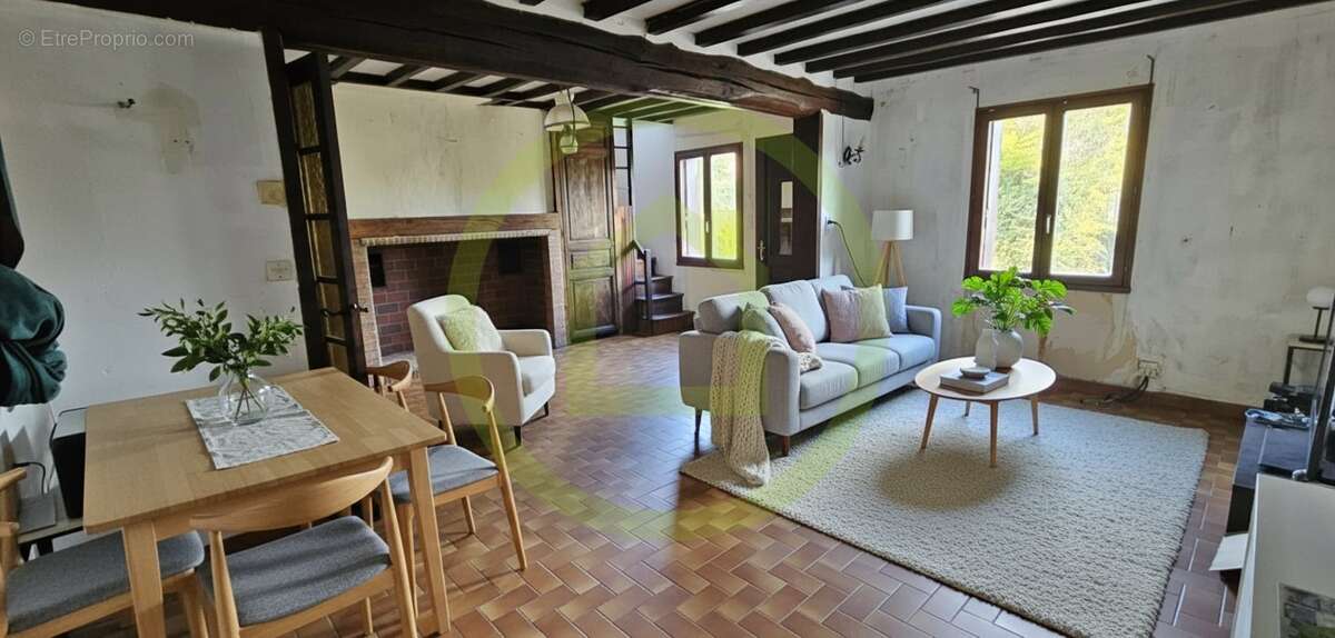 Maison à CREVECOEUR-LE-GRAND