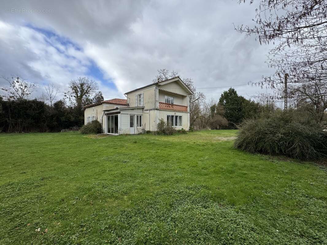 Maison 174 m² à Reignac  - photo 8