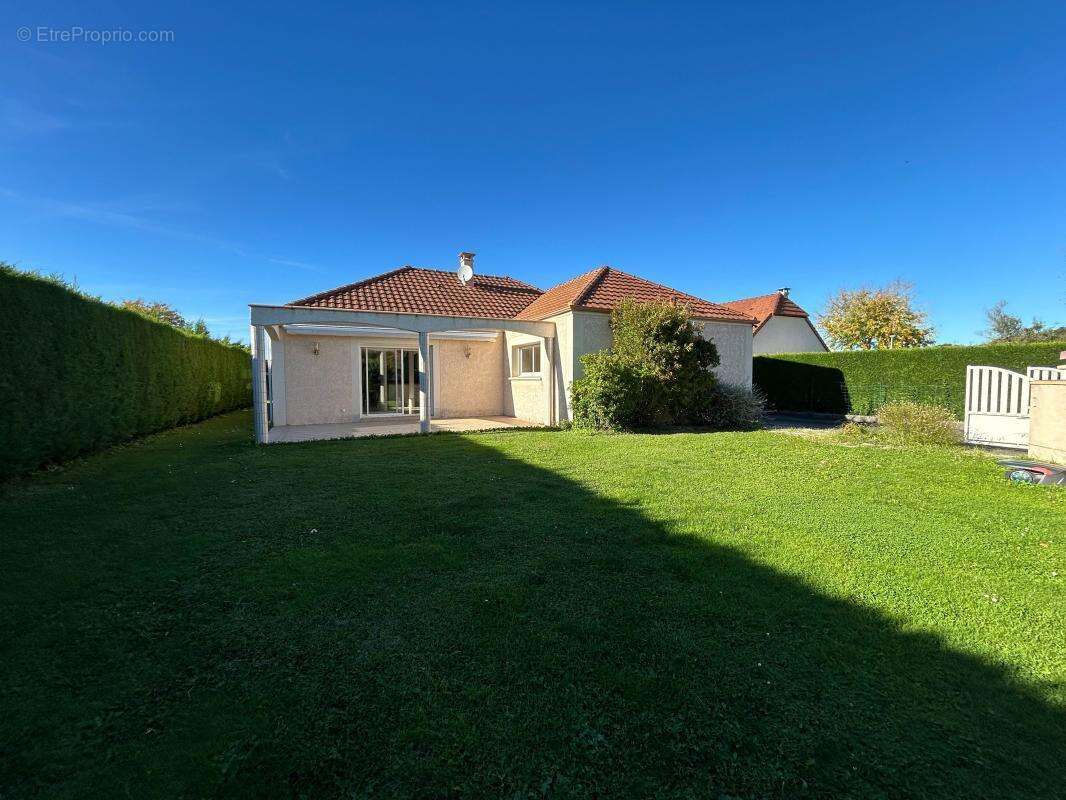 Maison à SERRES-CASTET