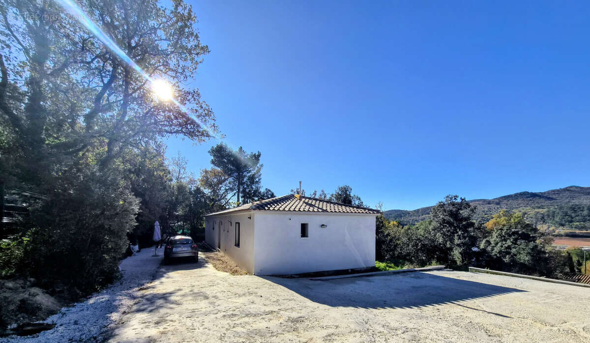 Maison à FLASSANS-SUR-ISSOLE